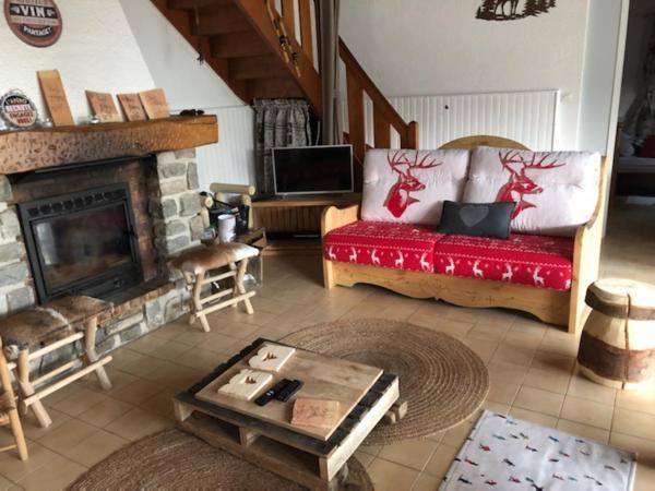 Le Chalet De La Goutte Saint-Appolinaire  ภายนอก รูปภาพ